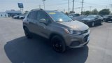 Used 2022 Chevrolet Trax LT w/ Sport Edition image 2