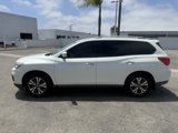 Used 2018 Nissan Pathfinder SV image 3