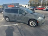 Certified 2022 Chrysler Pacifica Touring-L image 2