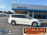 Used 2022 Chrysler Voyager LX image 2