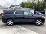 Used 2018 Chevrolet Traverse LT image 2
