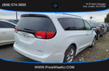 Used 2018 Chrysler Pacifica Limited image 2