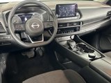 Used 2023 Nissan Rogue SV image 2