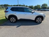 Used 2023 Nissan Rogue SV image 2