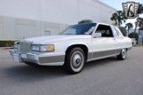 Used 1990 Cadillac Fleetwood Coupe image 3