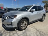 Used 2017 Nissan Rogue SV w/ SV Premium Package image 2