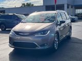 Used 2017 Chrysler Pacifica Limited image 3