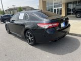 Used 2020 Toyota Camry SE image 2