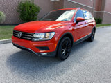 Used 2018 Volkswagen Tiguan SE w/ Panoramic Sunroof Package image 3