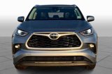 Used 2021 Toyota Highlander XLE image 3
