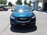 New 2025 Chrysler Pacifica Select image 3
