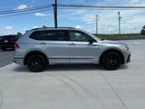 Used 2023 Volkswagen Tiguan SE R-Line image 4