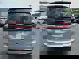 Used 2023 Chrysler Pacifica Limited image 4