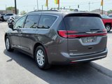 Used 2022 Chrysler Pacifica Touring-L image 6