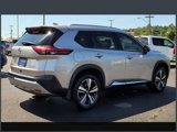 Used 2021 Nissan Rogue Platinum image 3