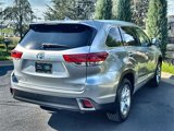 Used 2017 Toyota Highlander Limited image 5