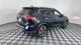 Used 2019 Nissan Rogue SV w/ Premium Package image 4