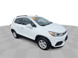Used 2020 Chevrolet Trax LT w/ LT Convenience Package image 2