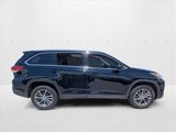 Used 2019 Toyota Highlander XLE image 4