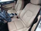 Certified 2023 Porsche Macan image 5