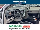 Used 2023 Chrysler Voyager LX image 4