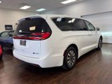 Used 2022 Chrysler Pacifica Touring-L image 5