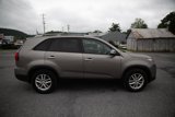 Used 2015 Kia Sorento LX image 2