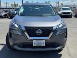 Used 2023 Nissan Rogue SV image 2