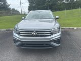 Used 2023 Volkswagen Tiguan SE w/ Panoramic Sunroof Package image 2