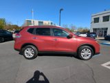 Used 2016 Nissan Rogue SV w/ SV Premium Package image 2