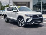 Used 2024 Volkswagen Taos SE w/ Panoramic Sunroof Package image 2