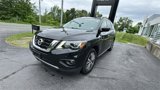 Used 2019 Nissan Pathfinder SV image 2