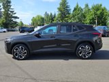 Used 2025 Chevrolet Trax RS w/ Sunroof Package image 2