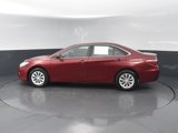 Used 2017 Toyota Camry image 4