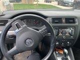 Used 2011 Volkswagen Jetta SEL image 2