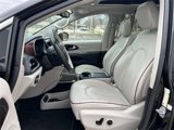Used 2020 Chrysler Pacifica Limited image 4