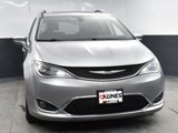 Used 2020 Chrysler Pacifica Limited image 2