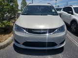 Used 2017 Chrysler Pacifica Touring-L w/ Tire & Wheel Group image 2