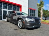 Used 2018 Chrysler 300 Touring L image 3