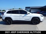Used 2021 Jeep Cherokee Latitude Plus image 2
