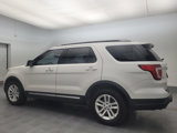 Used 2018 Ford Explorer XLT image 3