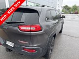 Used 2017 Jeep Cherokee Trailhawk image 3