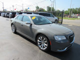 Used 2019 Chrysler 300 Limited w/ Safetytec Plus Group image 4