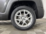 Used 2021 Jeep Renegade Latitude w/ Convenience Group image 3