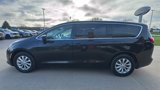 Used 2017 Chrysler Pacifica Touring w/ Tire & Wheel Group image 5