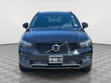 Certified 2022 Volvo XC40 T5 R-Design w/ Climate Package image 2