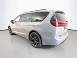 New 2025 Chrysler Pacifica Limited image 5