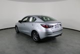 Used 2019 Toyota Yaris L image 3