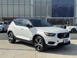 Used 2019 Volvo XC40 T5 R-Design image 4