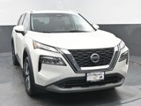 Used 2021 Nissan Rogue SV image 2